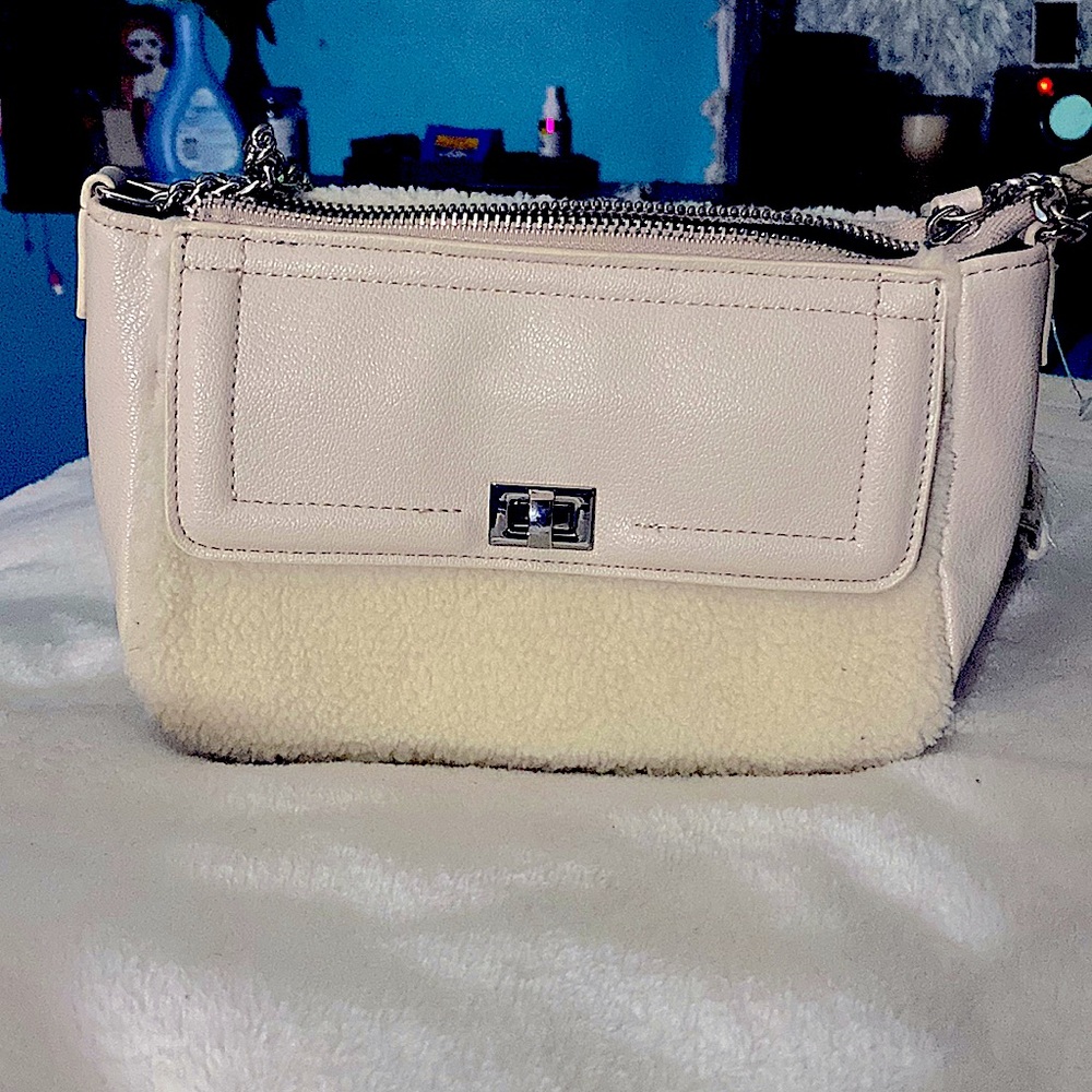 Campsite brand crossbody bag with fur